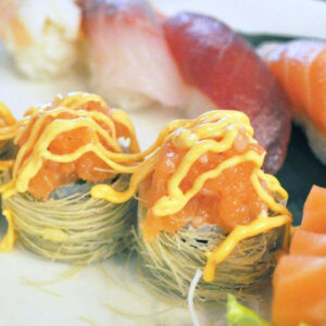 sushi san lazzaro di Savena Ristorante Dong GARDEN STYLE 6 sashimi, 4 nigiri, 4 nidi hosomaki.