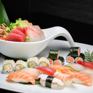 GARDEN 30pz assortiti delle nostre migliori proposte di sushi, maki e sashimi.